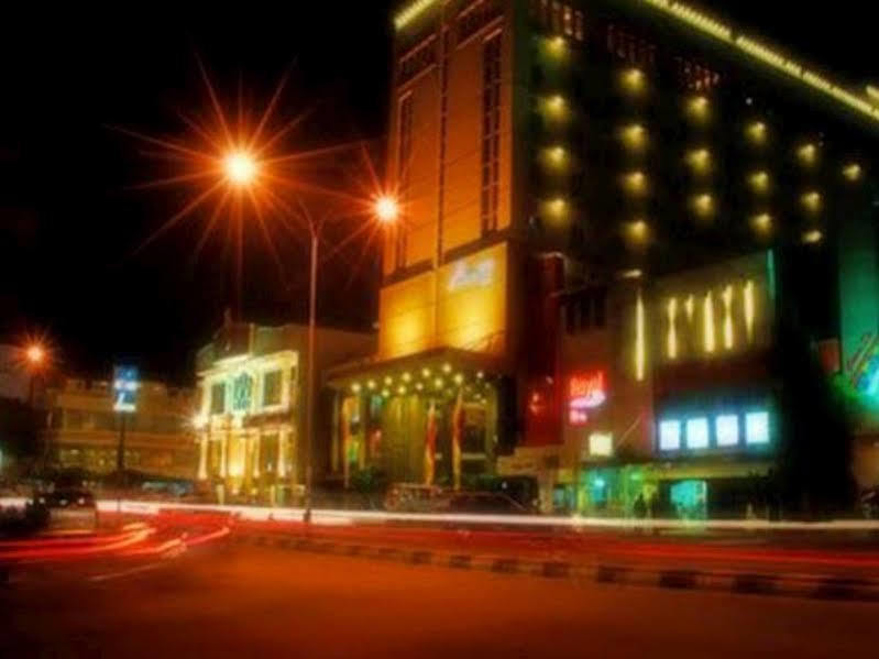 Orchardz Hotel Ayani Pontianak Eksteriør bilde