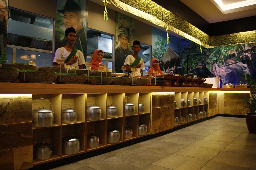 Orchardz Hotel Ayani Pontianak Eksteriør bilde